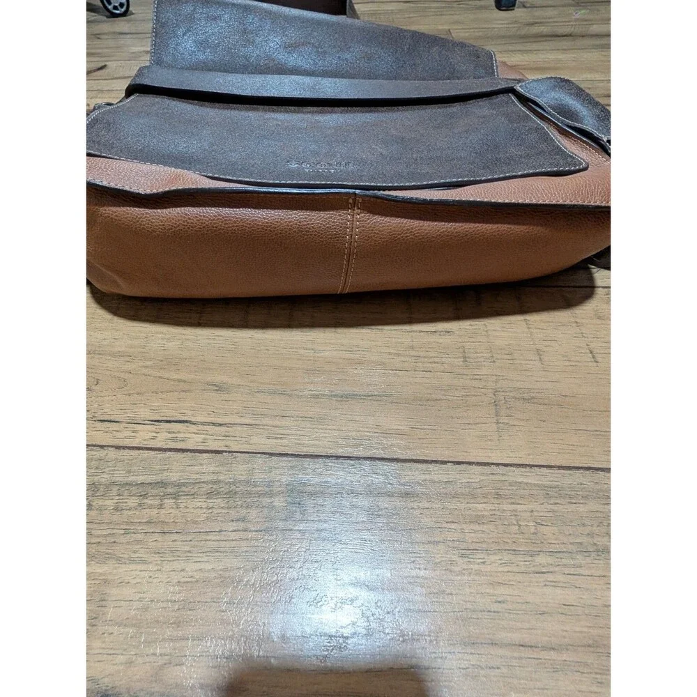 Scout by Petunia Pickle Bottom Leather Diaper Bag / Messenger Bag